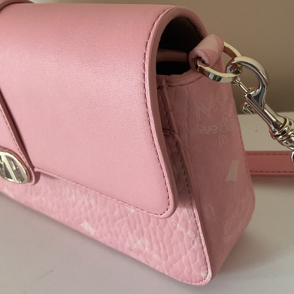 MCM - Picture 6 of 7